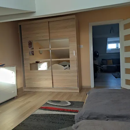 Mlynska 200m Od Plazy アパート